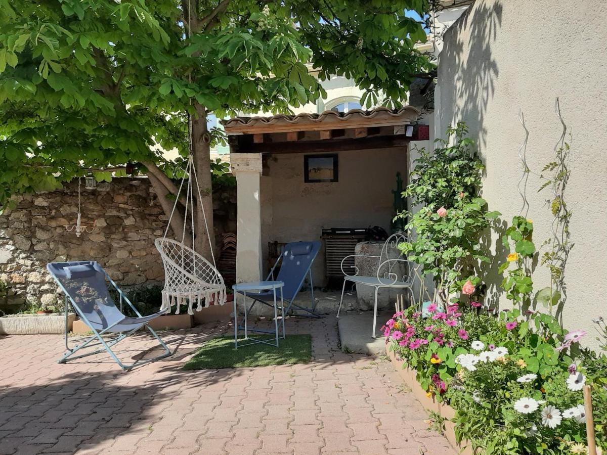 La capucinette à l’ombre du marronnier Maussane les Alpilles Exterior foto